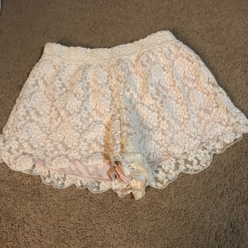 Free People white lace shorts. Size S.
